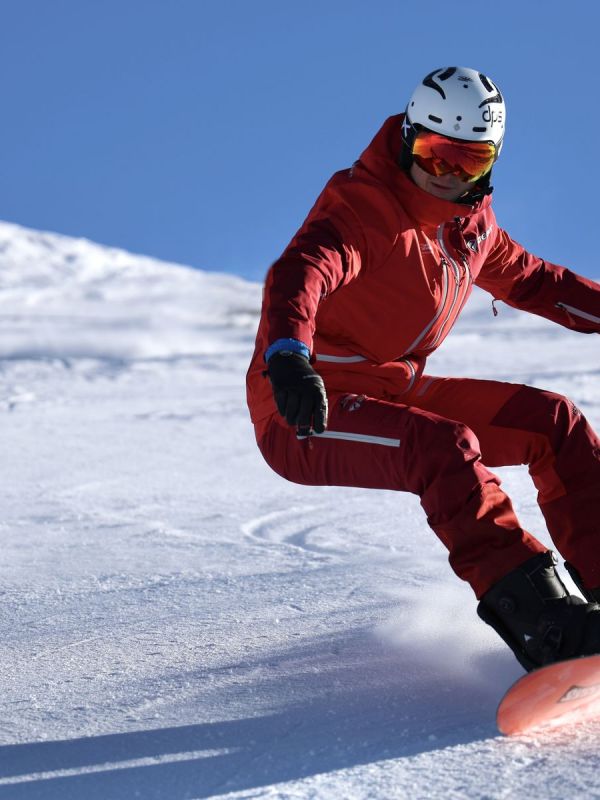 Snowboarder im Schwung