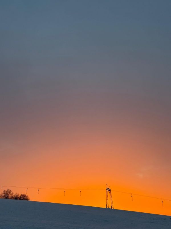 Schlepplift im Sonnenuntergang